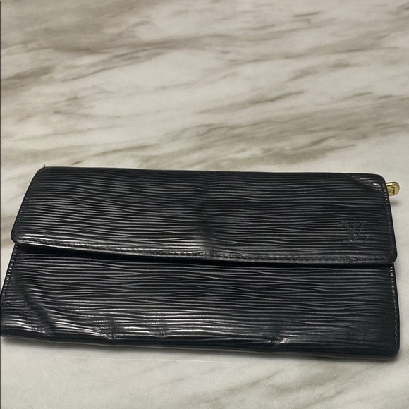 Black Louis Vuitton Epi Textured Leather long Wallet EUC - Picture 13 of 17